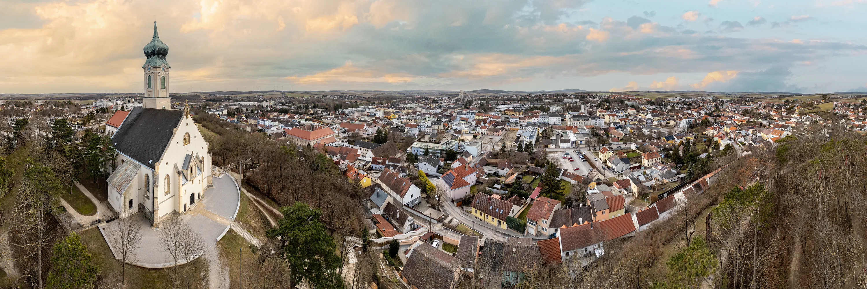 Immobilienfirma Immobilienmakler Immobilienbüro im Raum Mistelbach